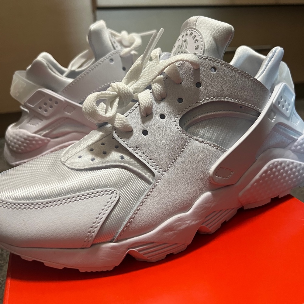 NWT Nike Hurache limited edition